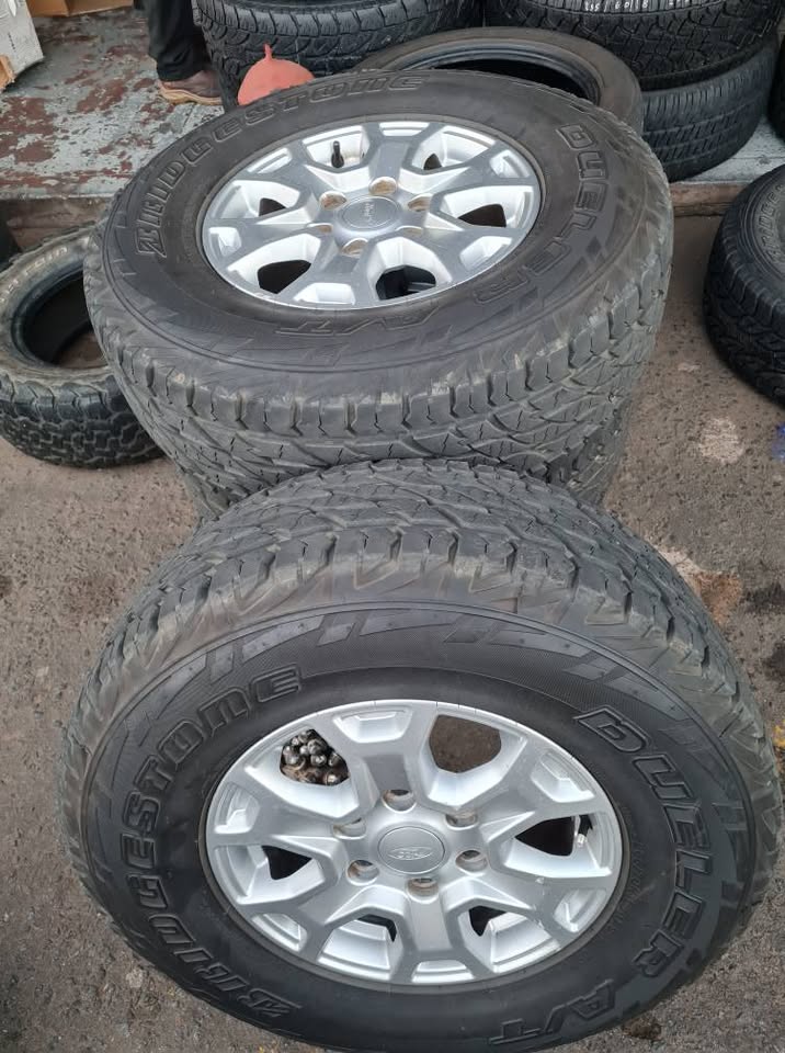 Ford Ranger 2.2 original alloy mags size 16+tyres used still in good condition - Private Seller