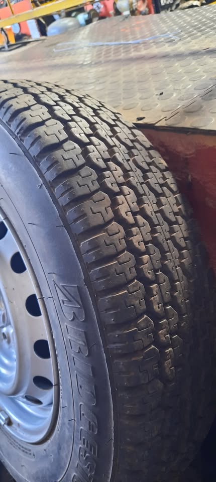 ISUZU 16 inche rims and tyres set of 4 - Private Seller