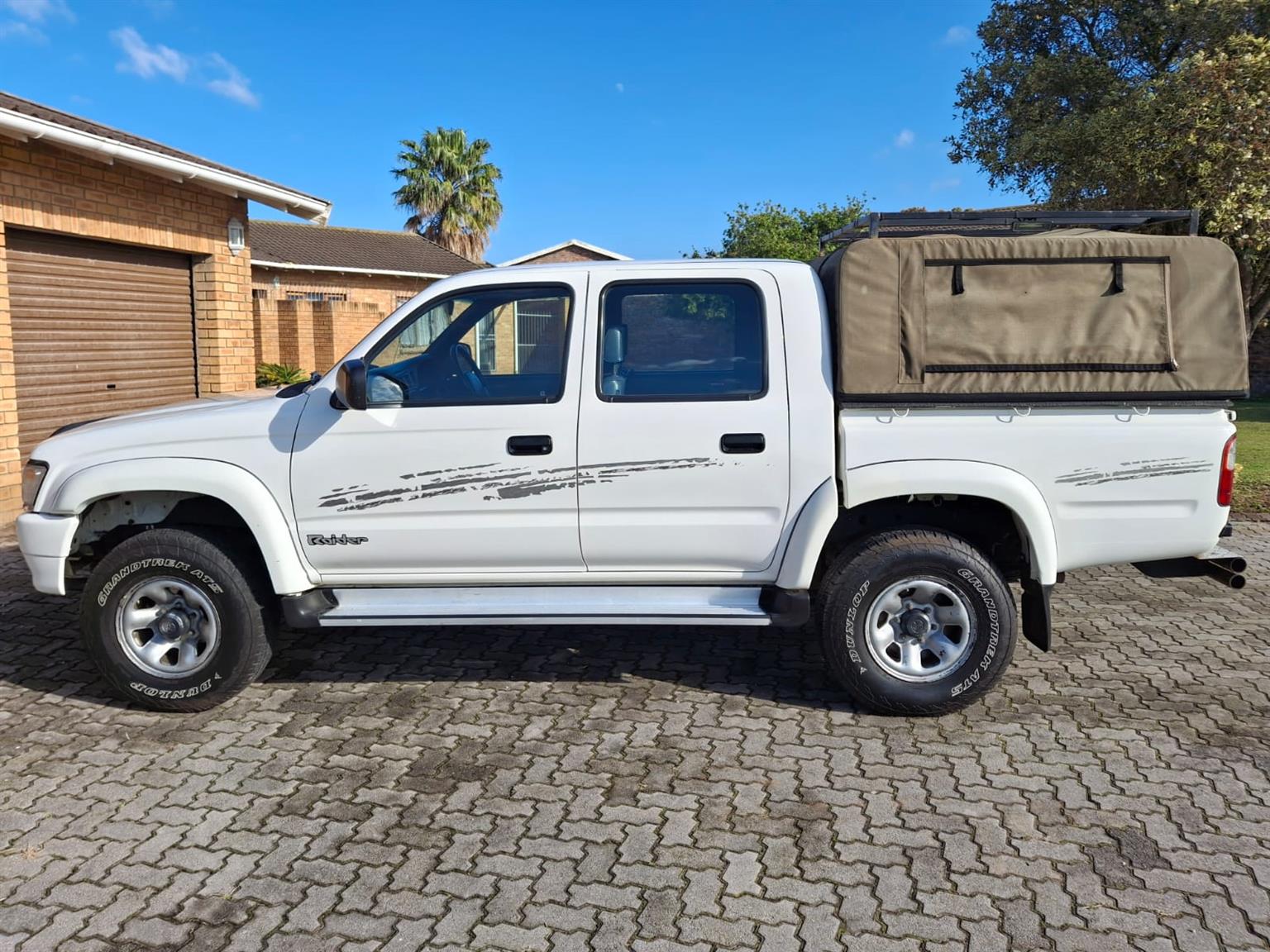 Toyota Hilux Raider 2700i