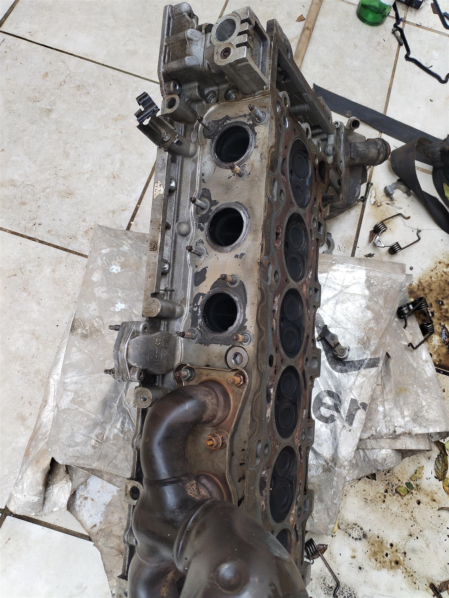 Cylinder head BMW 325i E90 - Private Seller