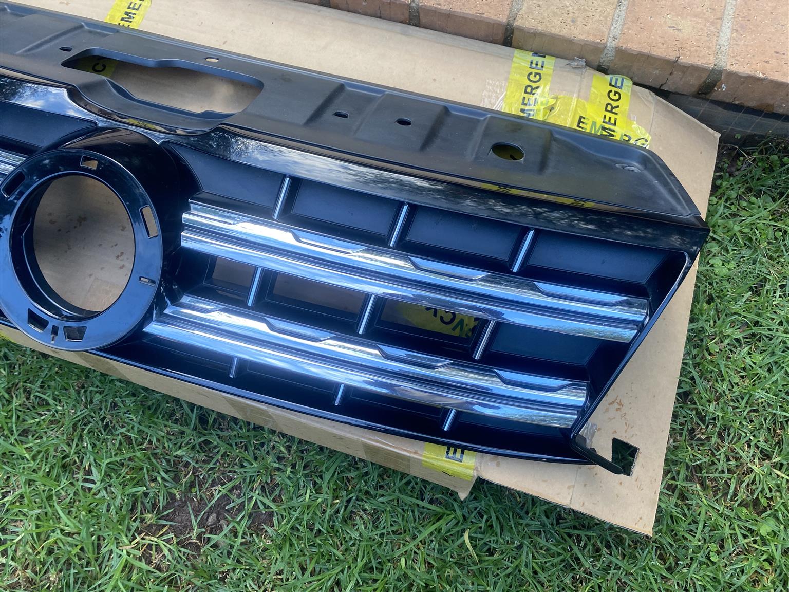 2020 VW AMAROK V6 RADIATOR GRILLE FOR SALE. IN PRISTINE CONDITION - Private Seller 2020 VW AMAROK V6 RADIATOR GRILLE FOR SALE. IN PRISTINE CONDITION - Private Seller
