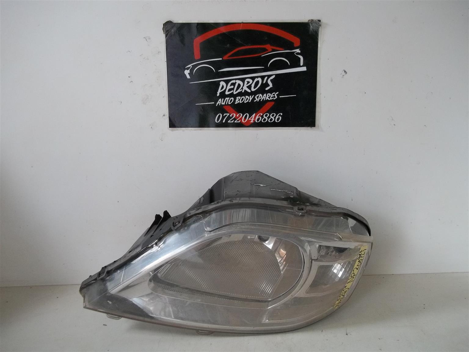 Nissan NP200 '08+ left headlight - Private Seller Nissan NP200 '08+ left headlight - Private Seller