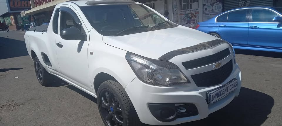 2017 CHERVOLET UTILITY BAKKIE 1.4 PETROL, MANUAL, WHITE COLOUR