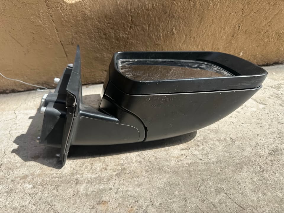 Ford Ranger T7-T8 right side mirror 2015 to 2023. - Private Seller Ford Ranger T7-T8 right side mirror 2015 to 2023. - Private Seller