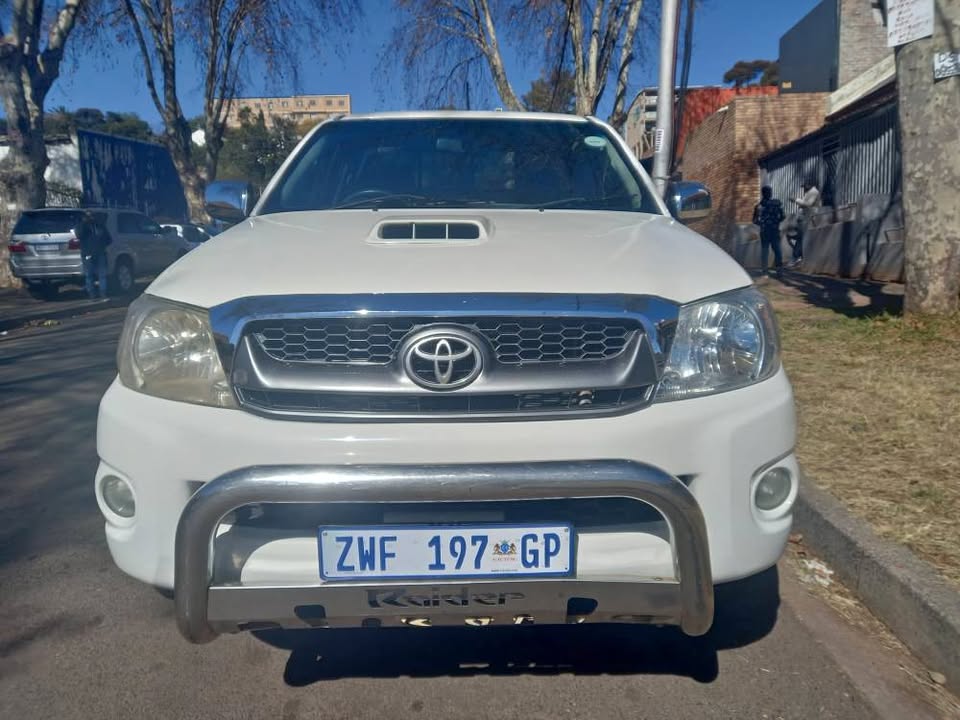 2010 Toyota Hilux 3.0 D4D DIESEL, SINGLE CAB, Manual, WHITE, Leather Seat 92000kms