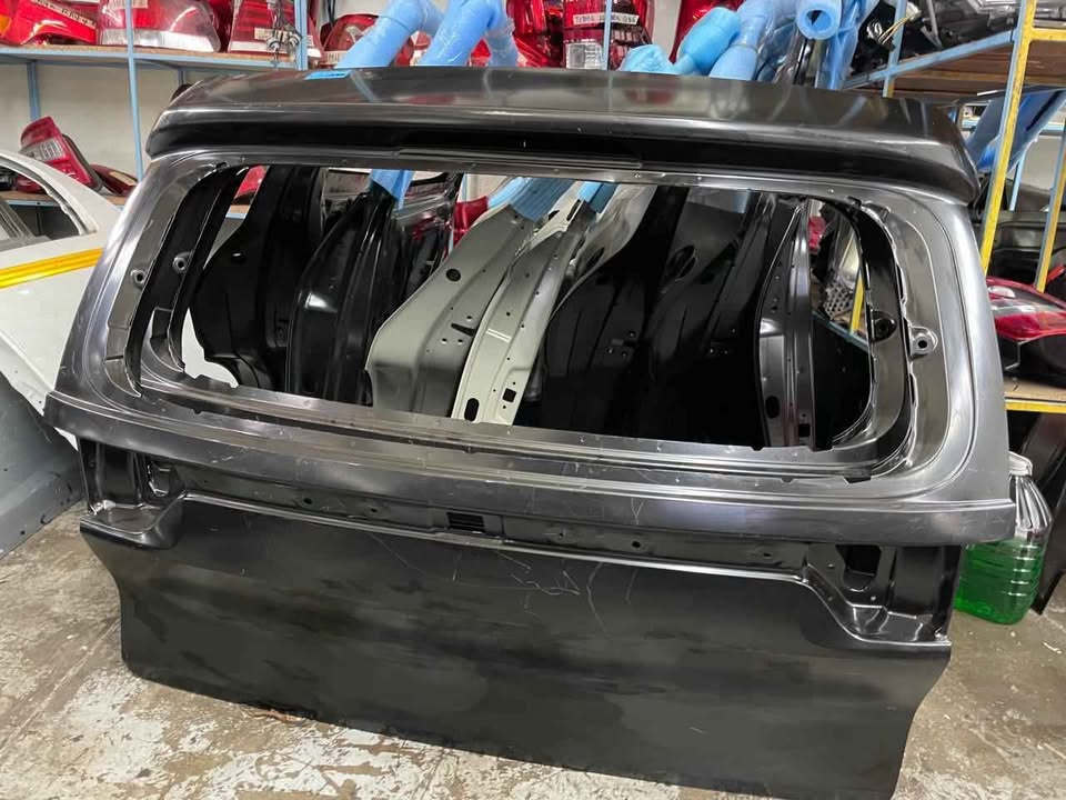 KIA SONNET TAILGATE (SHELL) FOR SELL - Private Seller