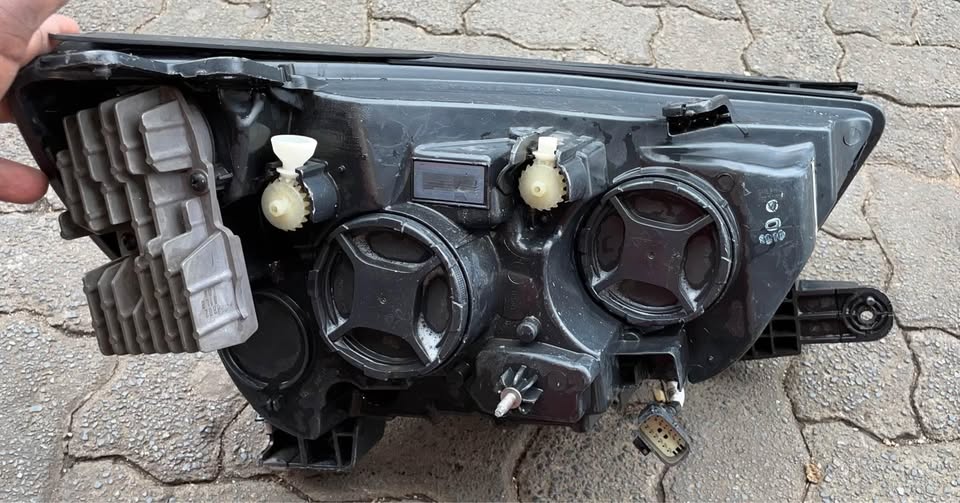 OPEL MOKKA X HEADLIGHT - Private Seller OPEL MOKKA X HEADLIGHT - Private Seller