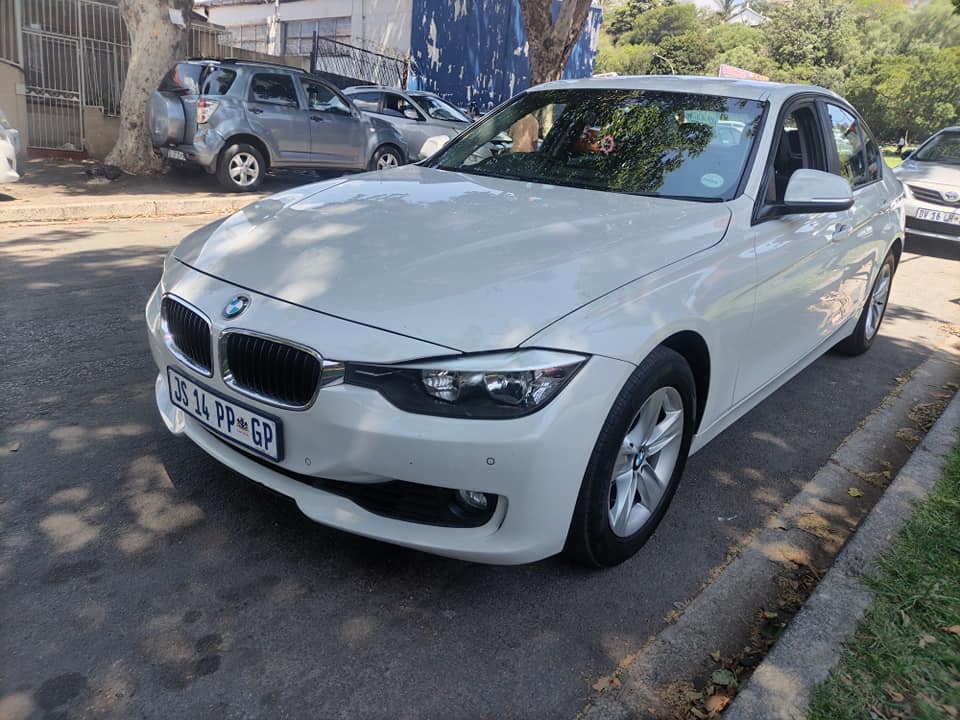 2013 BMW 320i Automatic