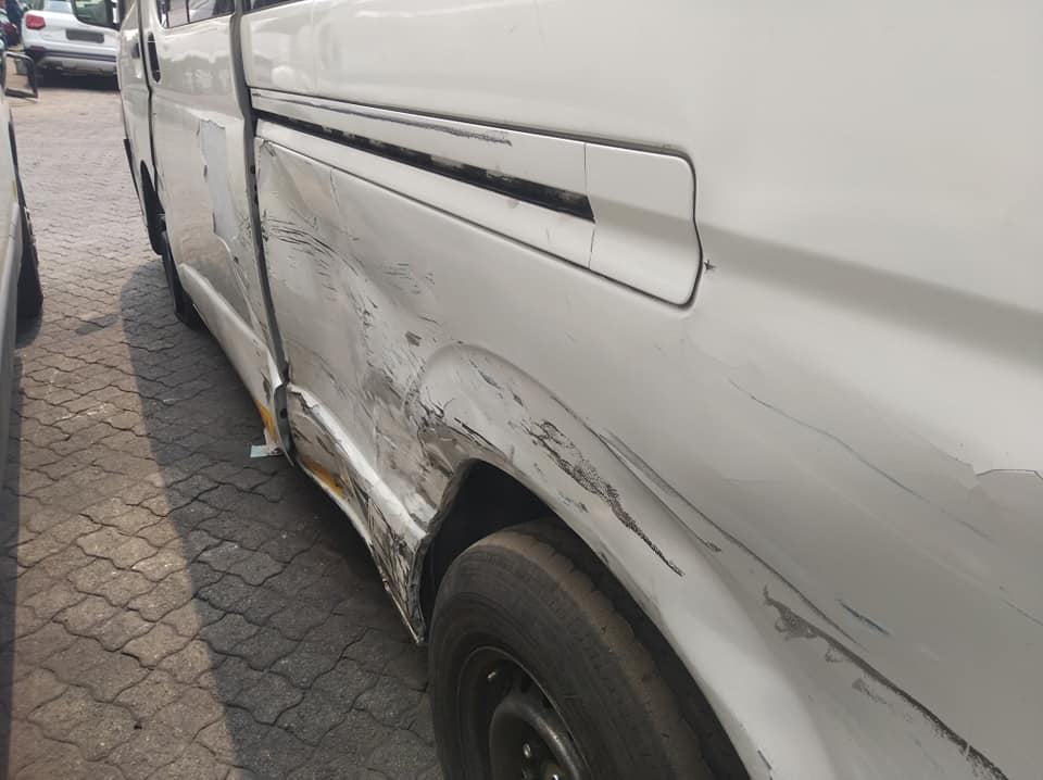 2011 Toyota Quantum 14 seater accidental damages engine starts - Private Seller 2011 Toyota Quantum 14 seater accidental damages engine starts - Private Seller