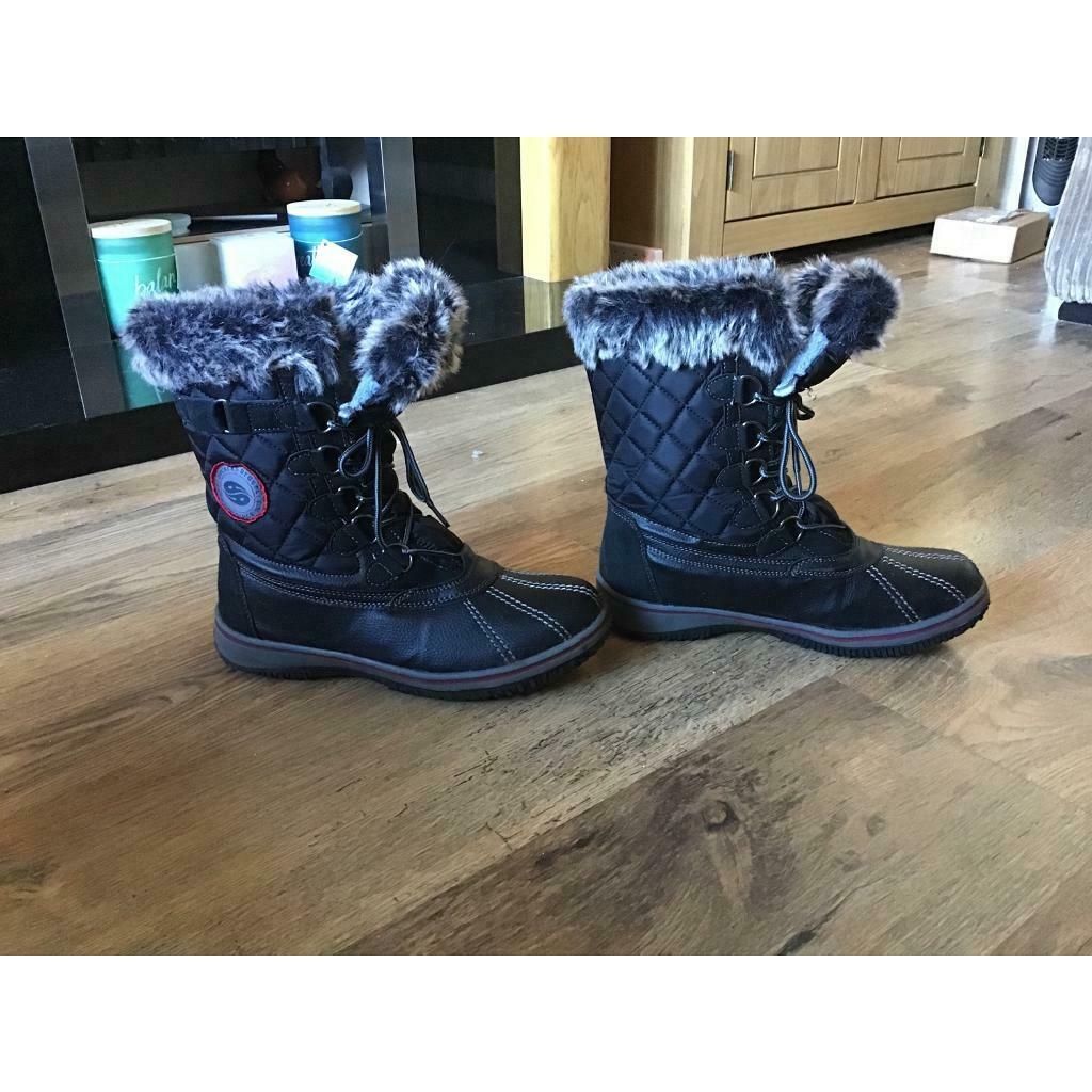 snow boots size 6