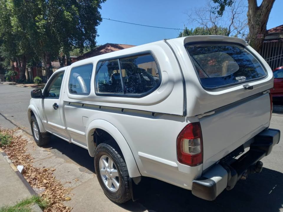 2007 ISUZU KB250 SINGLE CAB, MANUAL TRANSMISSION, WHITE COLOR, MILEAGE 148000KMS,