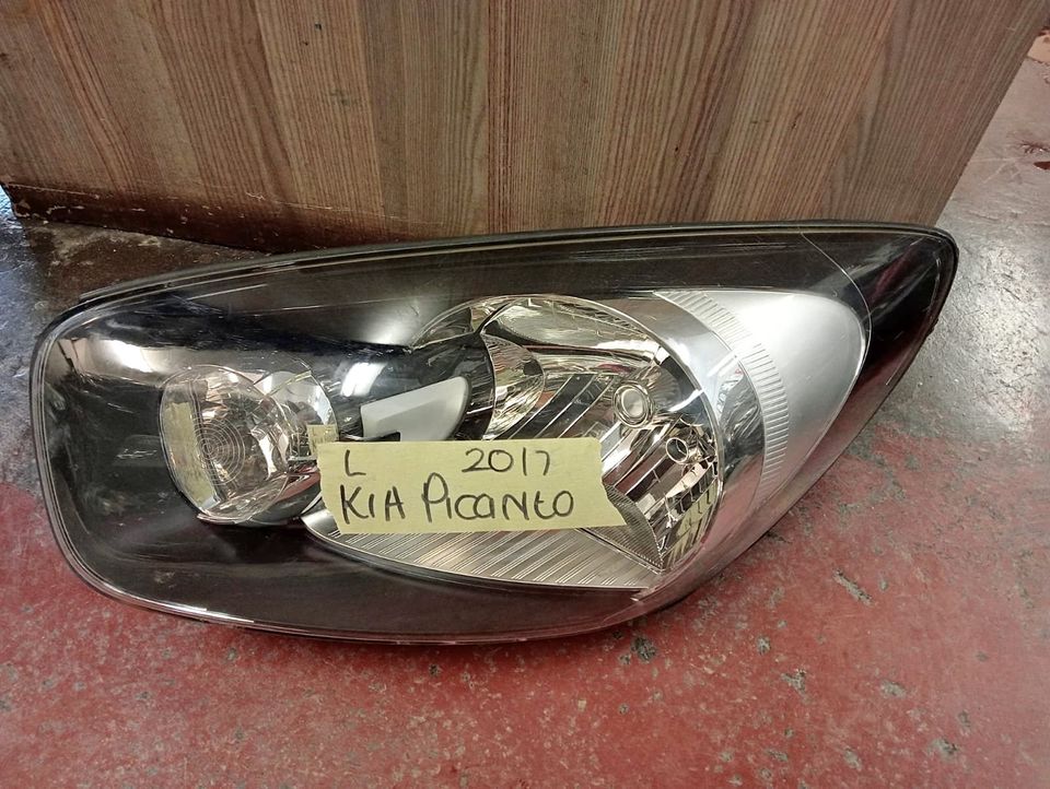 KIA PICNTO HEADLIGHT - Private Seller KIA PICNTO HEADLIGHT - Private Seller