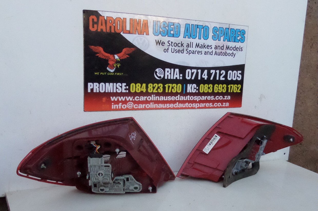 Mercedes Benz W204 left and right side LED taillights (sedan) - Private Seller Mercedes Benz W204 left and right side LED taillights (sedan) - Private Seller