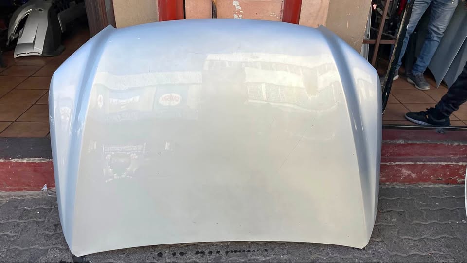 Isuzu D-Max bonnet - Private Seller Isuzu D-Max bonnet - Private Seller