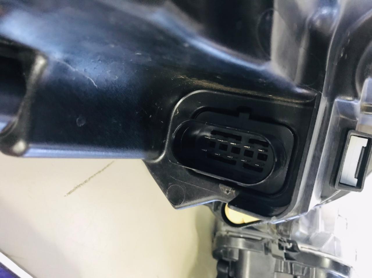 VW Polo 9 TSI/R-line left and right side headlights - Private Seller VW Polo 9 TSI/R-line left and right side headlights - Private Seller
