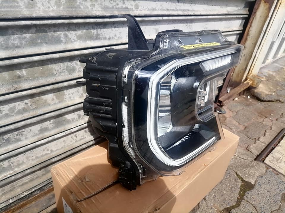 Ford Ranger T9 headlights DM or contact number in the description for assistance. - Private Seller