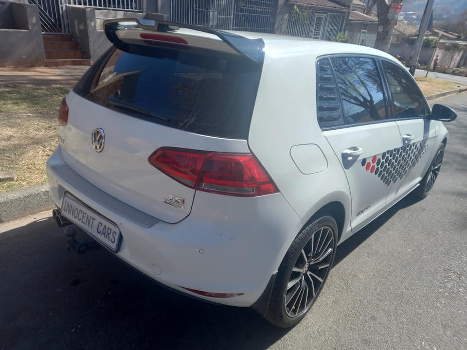 USED 2014 VW GOLF 7 TSI 1.4 PETROL, AUTOMATIC LEATHER SEATS, WHITE COLOR, MILEAGE