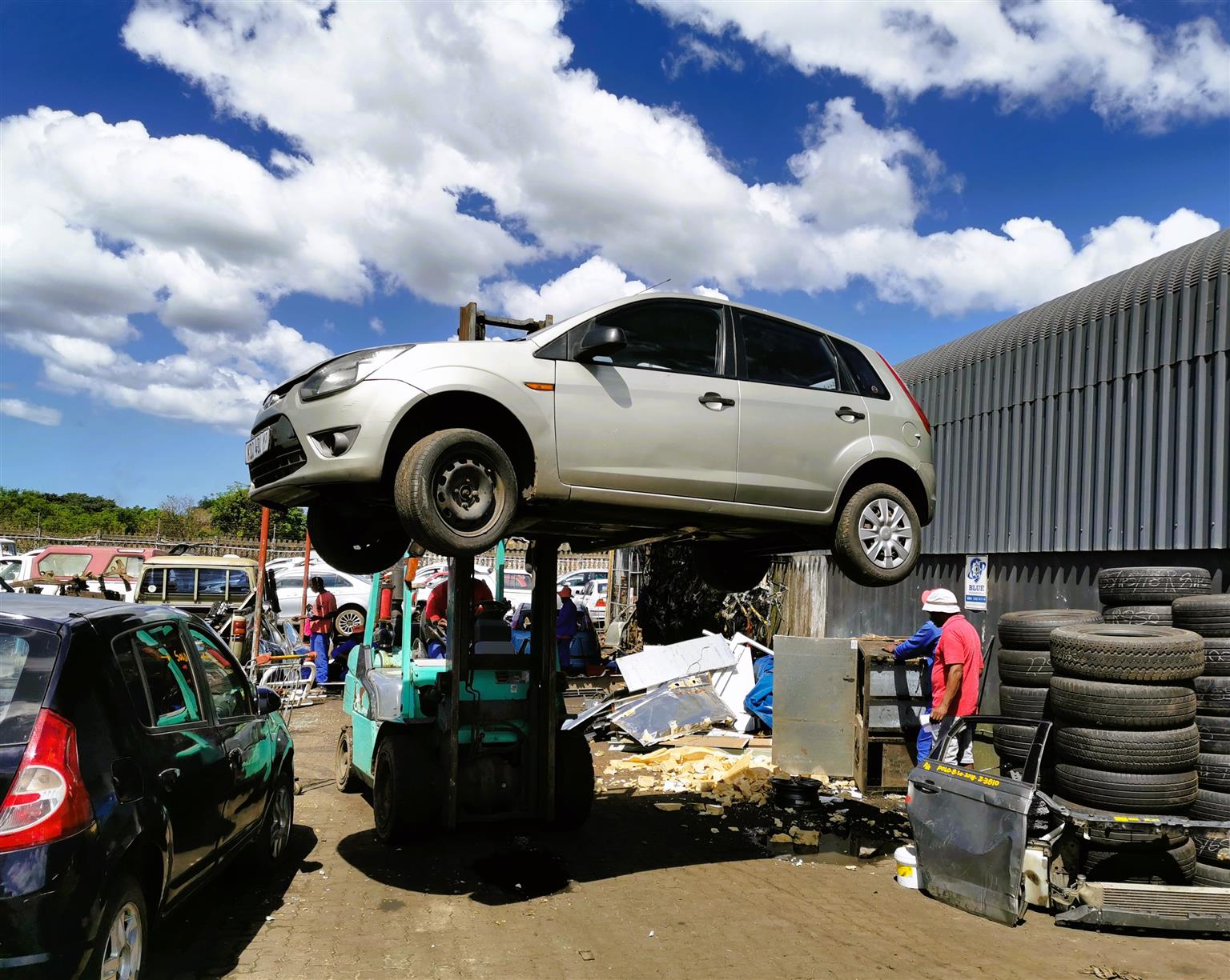 2012 Nissan Grand Livina 1.6 - Stripping for Spares