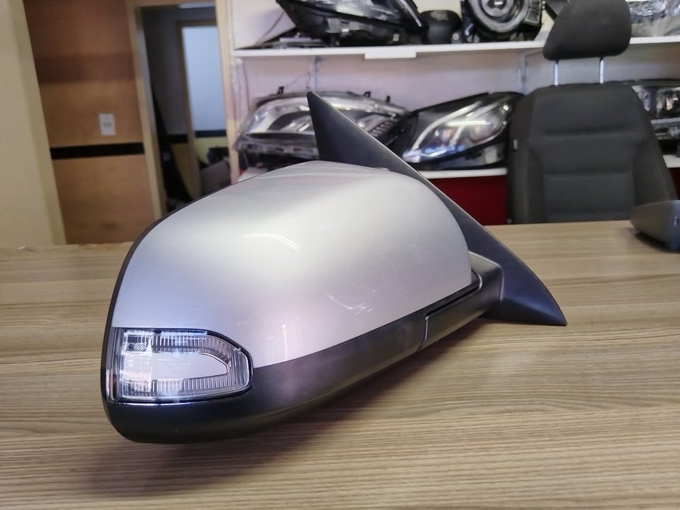 2021 HYUNDAI VENUE MIRROR RIGHTSIDE FOR SALE BRAND NEW AVAILABLE FOR SALE - Private Seller 2021 HYUNDAI VENUE MIRROR RIGHTSIDE FOR SALE BRAND NEW AVAILABLE FOR SALE - Private Seller
