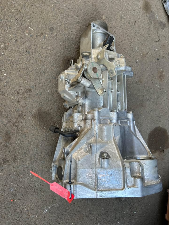 2017 Suzuki super carry gearbox for sale @Circle 7 used parts call or WhatsApp - Private Seller