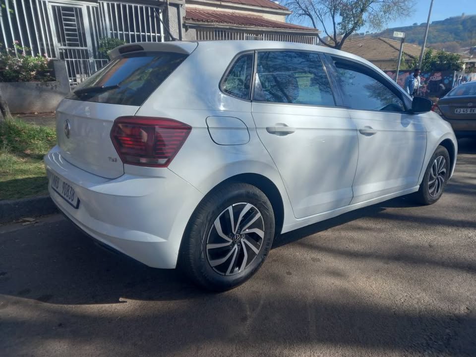 2018 VW Polo 8 1.0 Tsi Comfortline Petrol, Manual, White, 58000kms Full service history.