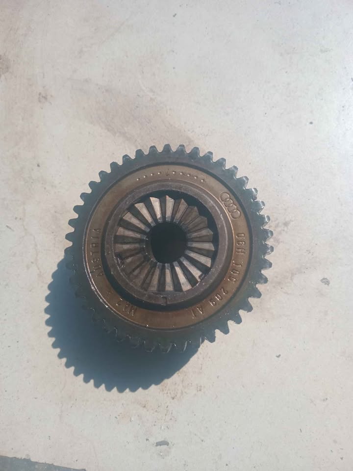 09-20 Audi A4 - Crankshaft Timing Gear / Sprocket 06H105209AT - Private Seller 09-20 Audi A4 - Crankshaft Timing Gear / Sprocket 06H105209AT - Private Seller