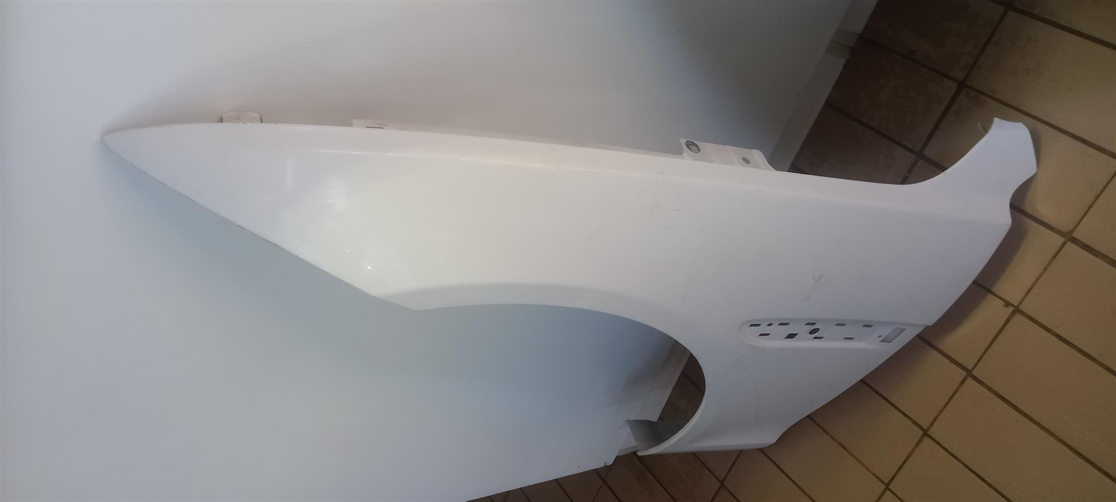 2019 XF JAGUAR FENDER LEFT SIDE IN A BEAUTIFUL CONDITION - Private Seller 2019 XF JAGUAR FENDER LEFT SIDE IN A BEAUTIFUL CONDITION - Private Seller
