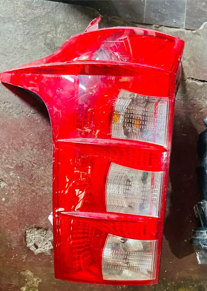 Mahindra XUV500 taillight - Private Seller Mahindra XUV500 taillight - Private Seller