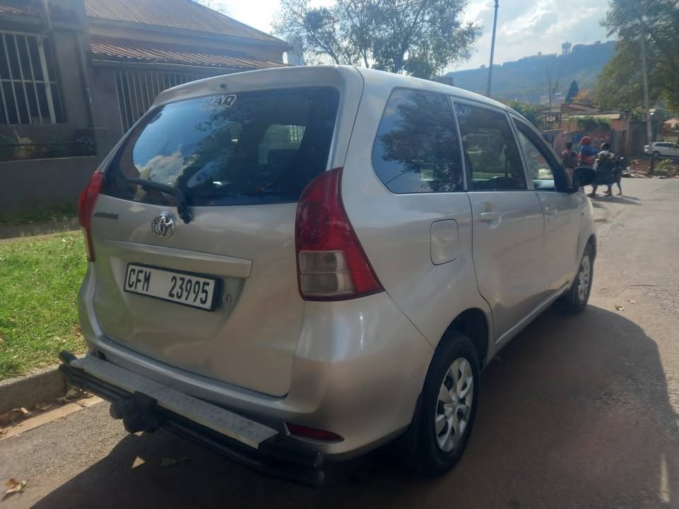 2014 Toyota Avanza 1.3 Petrol, Manual, Silver, 98000kms Spare key