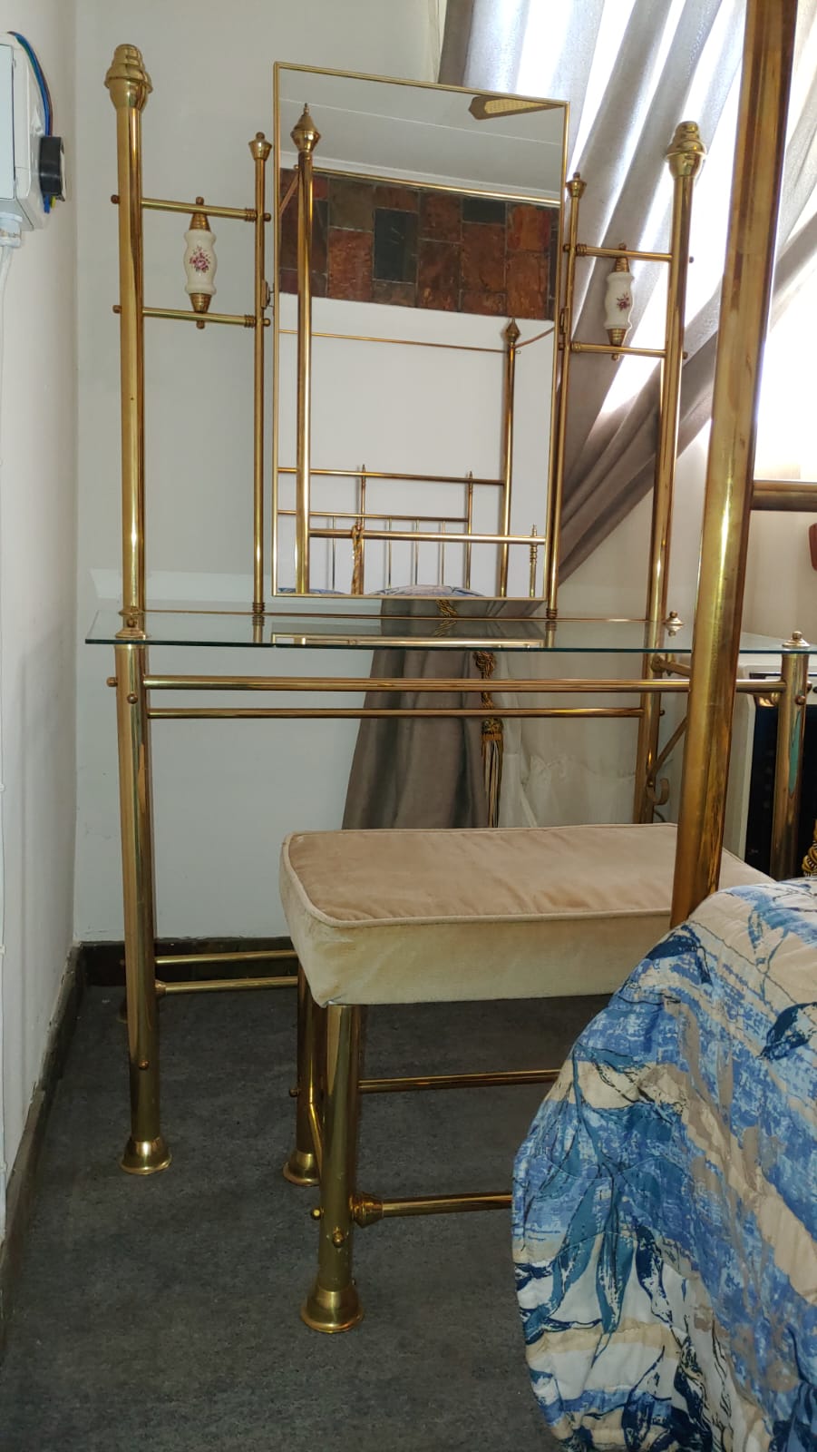 Vintage Double Canopy Bed Suite