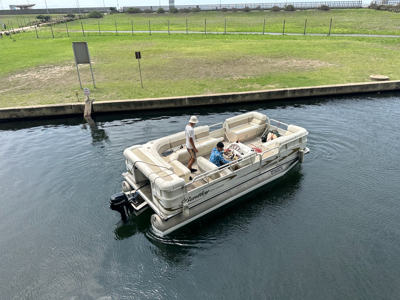 2008 Bentley Pontoon Boat 200 Cruise - 12 People