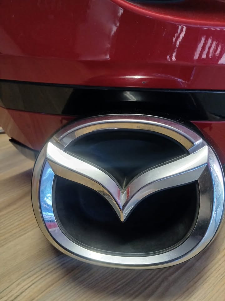 2021 MAZDA CX5 FRONT BADGE LOGO FOR SALE - Private Seller 2021 MAZDA CX5 FRONT BADGE LOGO FOR SALE - Private Seller