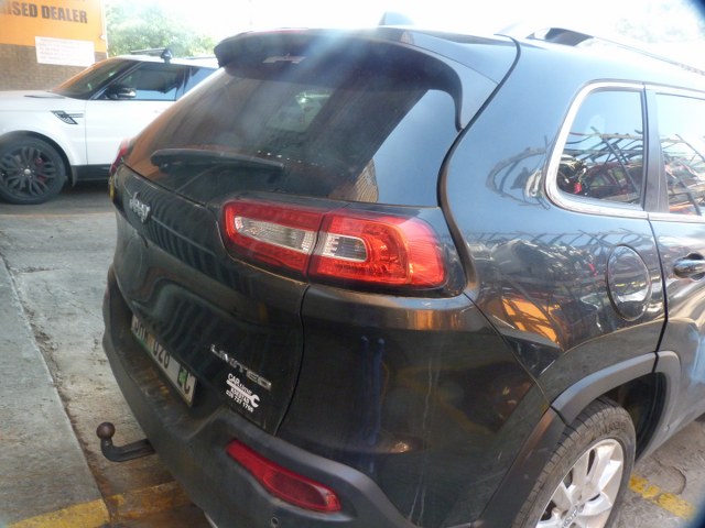 STRIPPING FOR SPARES/  JEEP CHEROKEE LIMITED 2016 3.2 - Private Seller