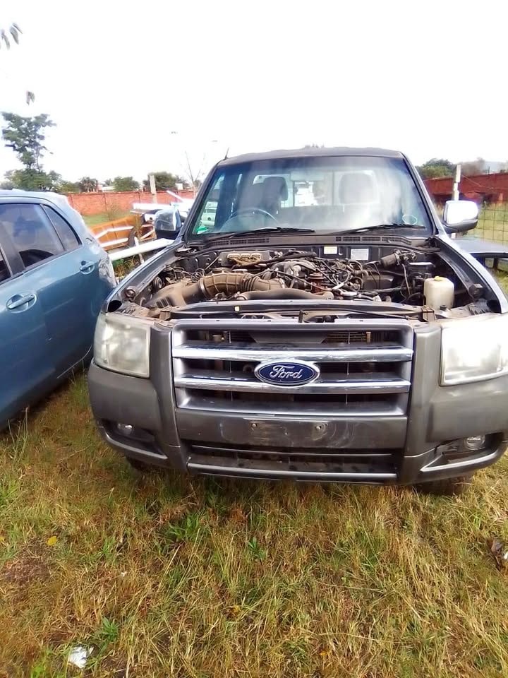 FORD RANGER 4.0 V6 STRIPPING FOR SPARES - Private Seller FORD RANGER 4.0 V6 STRIPPING FOR SPARES - Private Seller