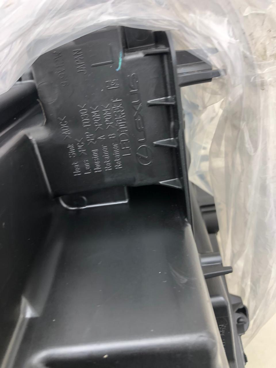 Lexus Rx350 left side LED Xenon headlight - Private Seller Lexus Rx350 left side LED Xenon headlight - Private Seller