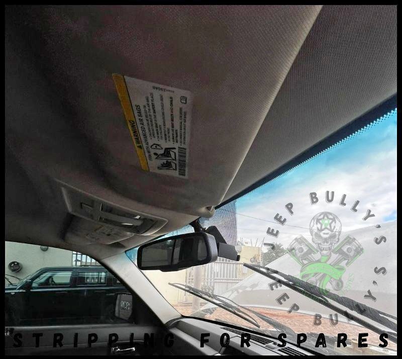 2.8 Jeep Cherokee KK 2010 (Auto): Interior Rear Mirror - Private Seller 2.8 Jeep Cherokee KK 2010 (Auto): Interior Rear Mirror - Private Seller