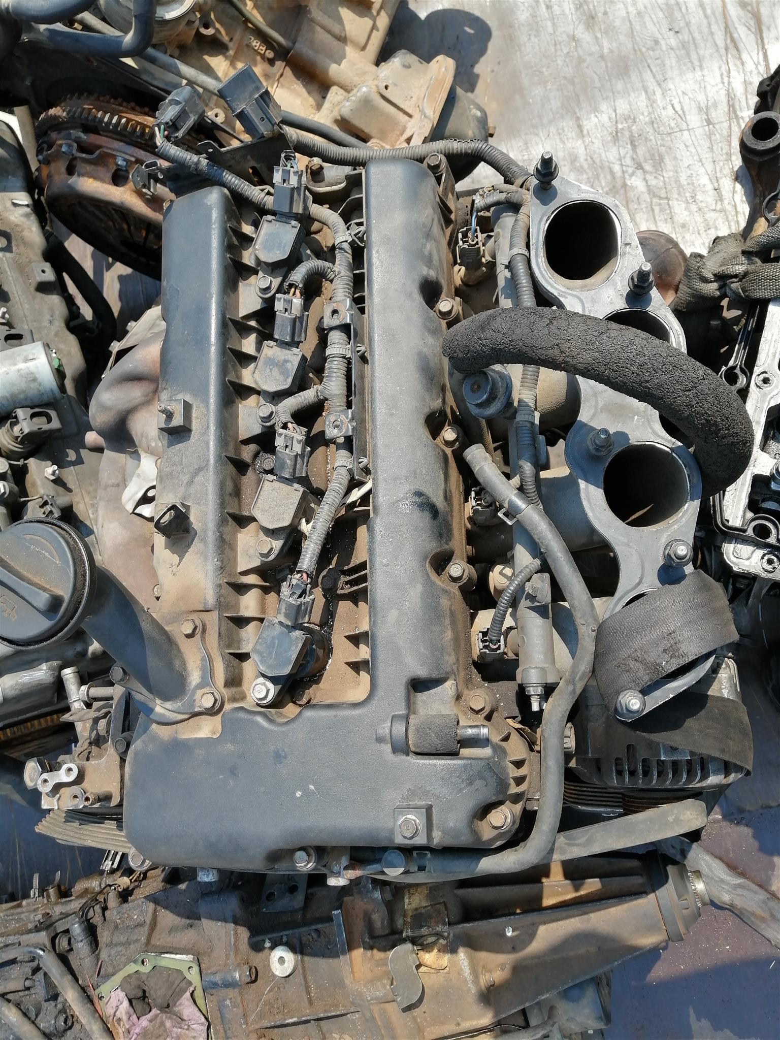 Stripping Hyundai h 1 bus engine for spares Stripping Hyundai h 1 bus engine for spares