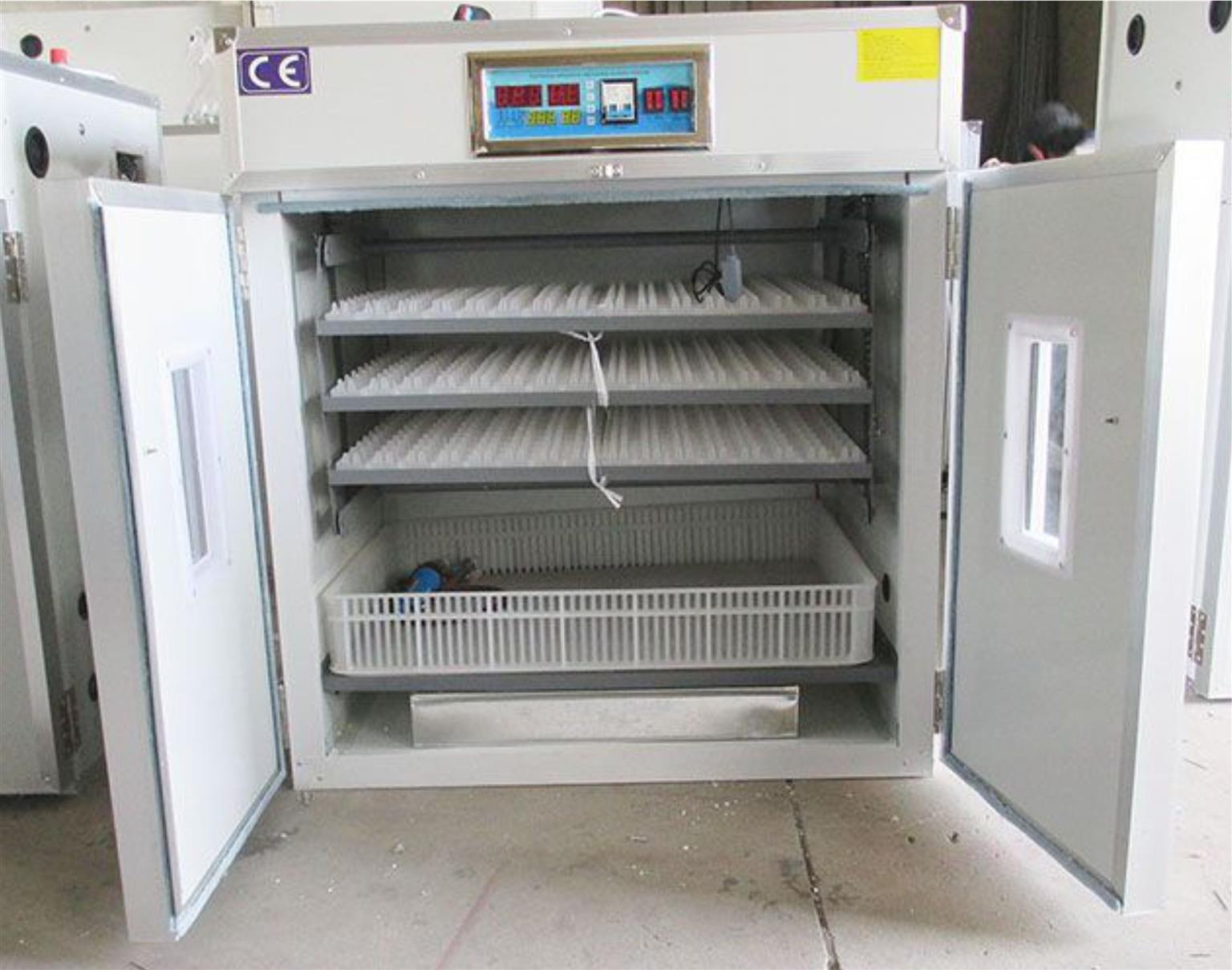 352 CHICKEN EGG INCUBATOR | Junk Mail