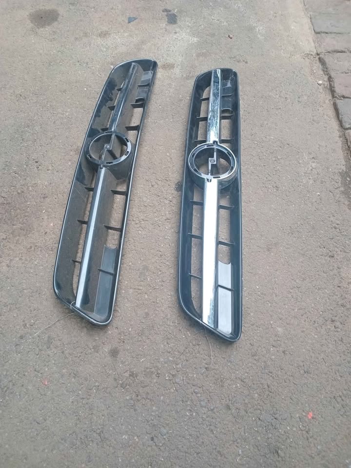 Opel corsa gamma grill for sale WhatsApp or cell - Private Seller