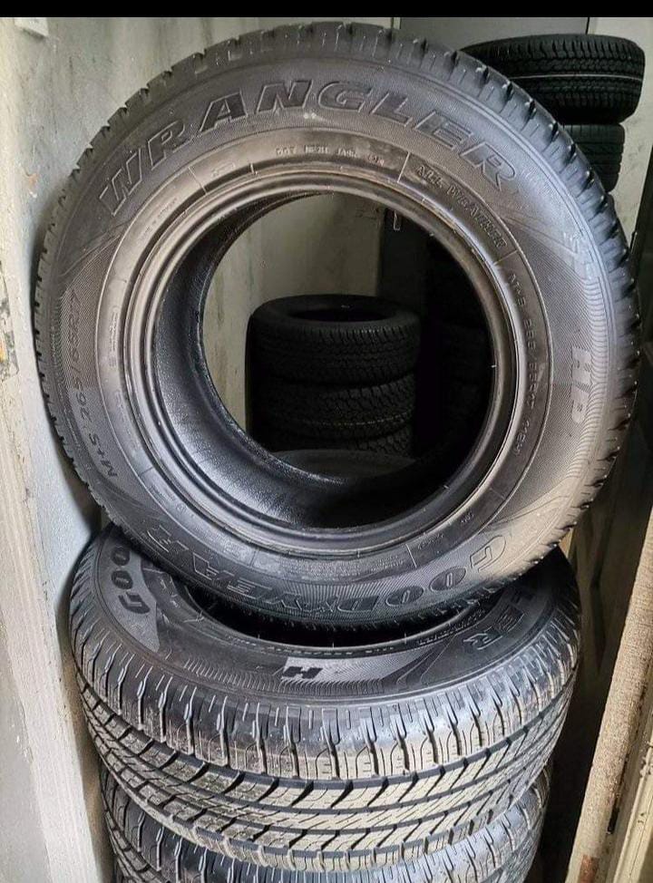 265/65/17 Goodyear Wrangler Hp all weather brand new set for - Private Seller