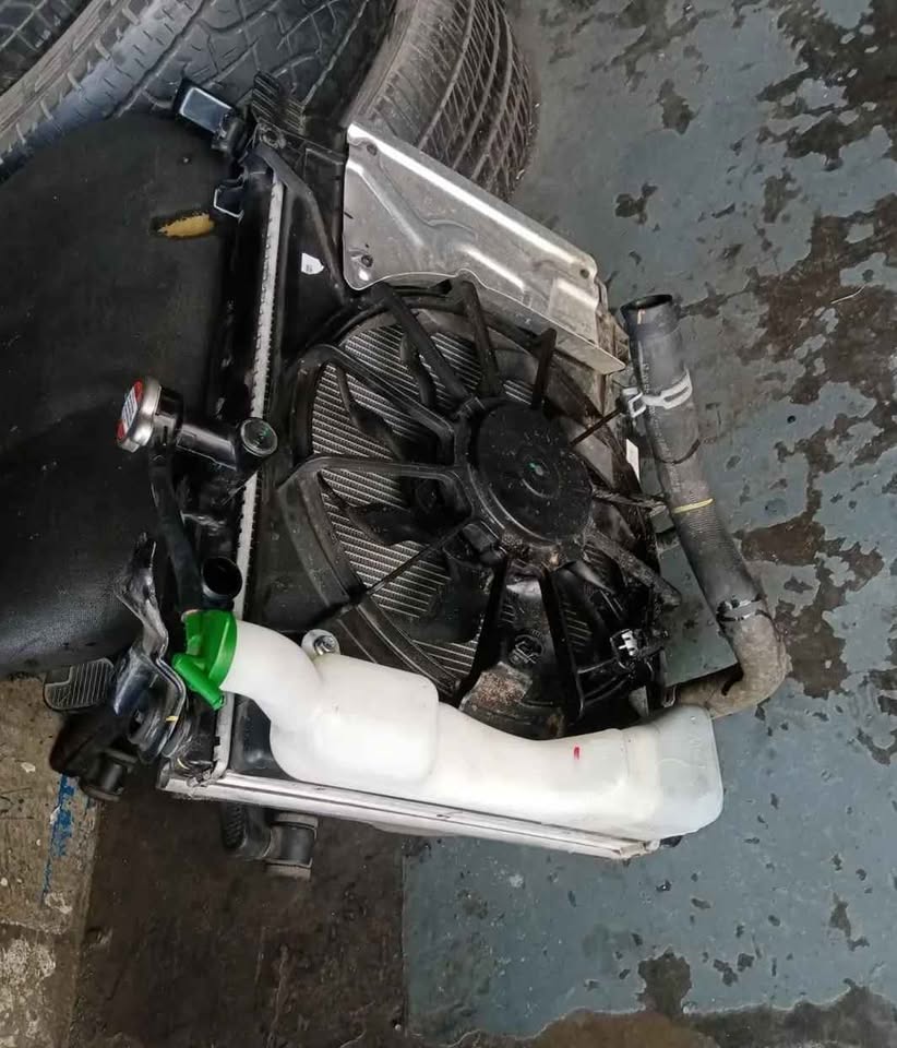 Suzuki Ertiga complete radiator set - Private Seller Suzuki Ertiga complete radiator set - Private Seller