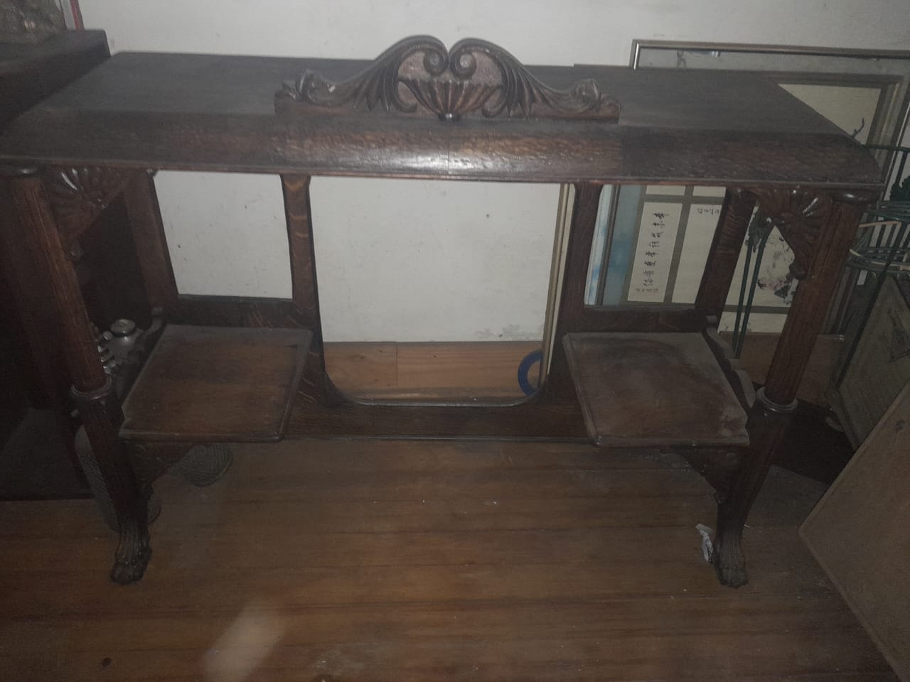 Various vintage antique, vintage, and art deco pieces.