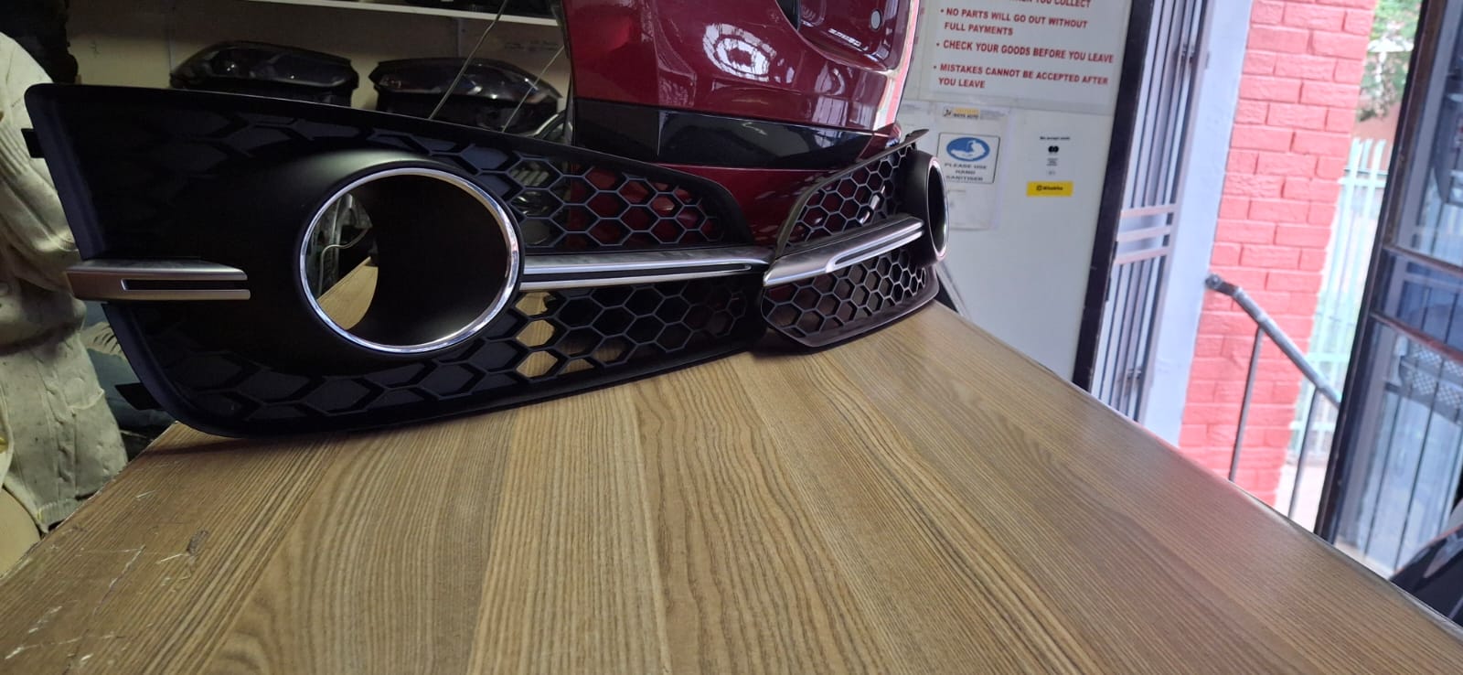 2018 AUDI Q8 FOGLIGHT COVER LEFT AND RIGHTSIDE FOR SALE IN GOOD CONDITION - Private Seller