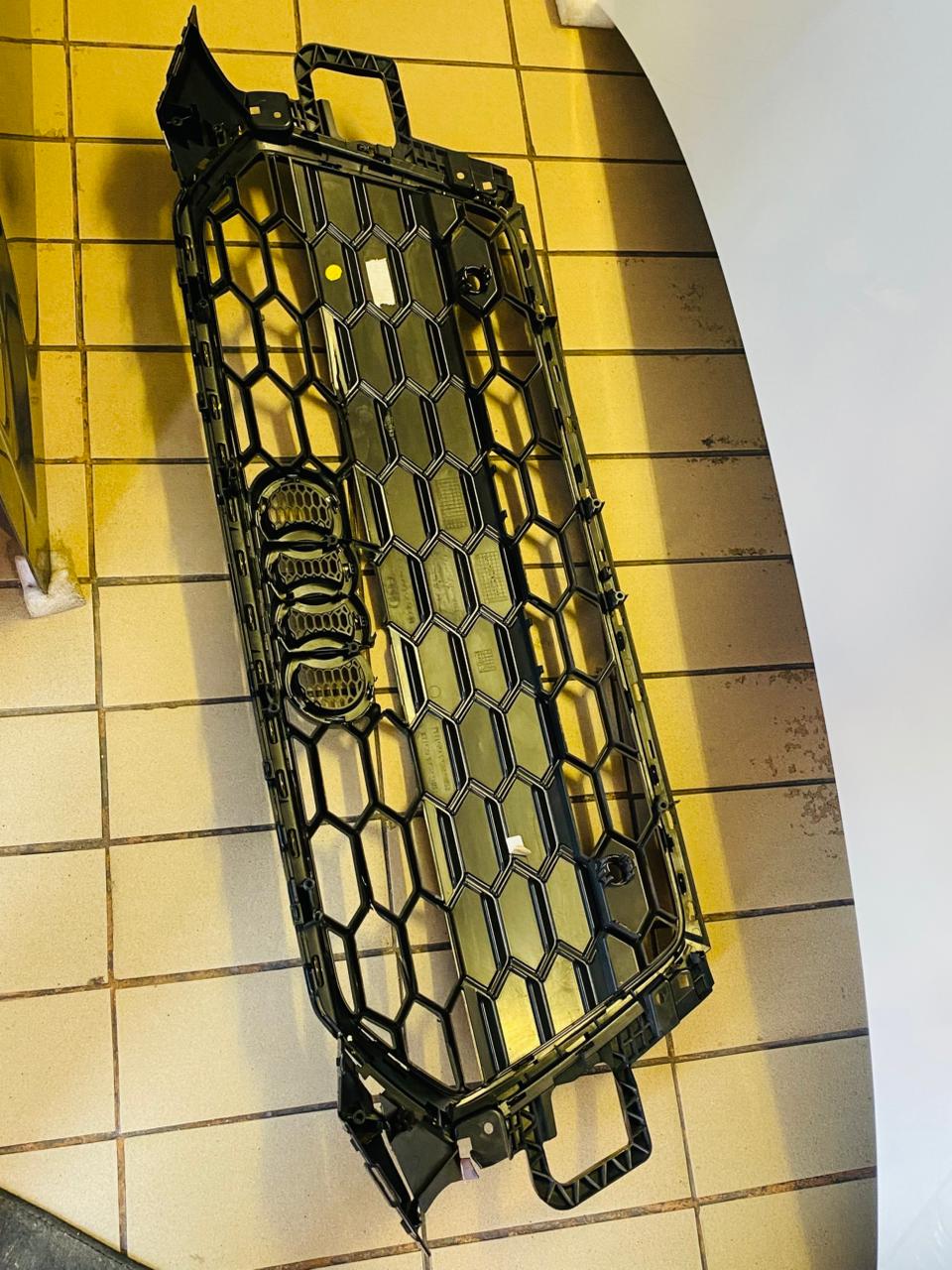 2020 AUDI A5 MAIN GRILL AVAILABLE FOR SALE - Private Seller 2020 AUDI A5 MAIN GRILL AVAILABLE FOR SALE - Private Seller