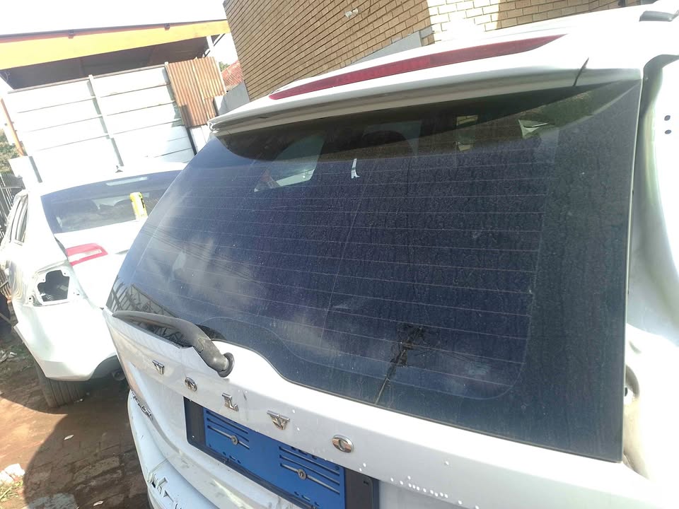 VOLVO XC60 2012 TAILGATE GLASS FOR SALE - Private Seller VOLVO XC60 2012 TAILGATE GLASS FOR SALE - Private Seller