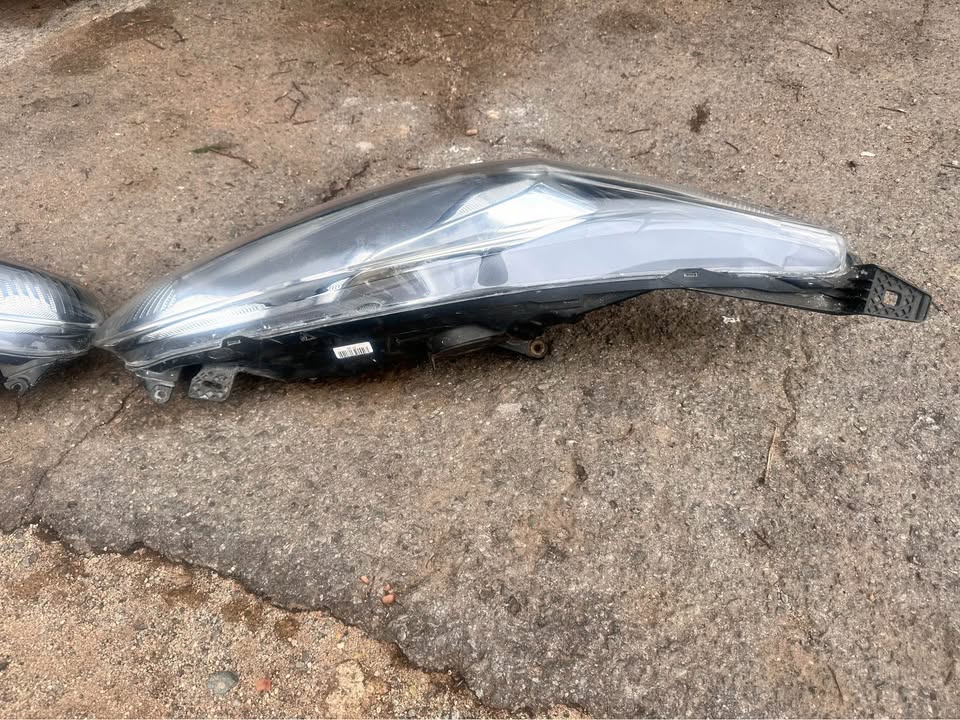 Ford fiesta left and right standard headlights - Private Seller Ford fiesta left and right standard headlights - Private Seller