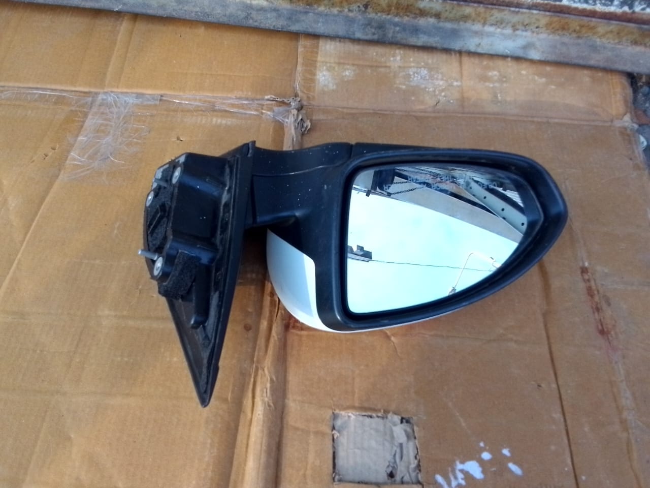 (2011-2015) CHEVROLET CRUZ LEFT SIDE MIRROR FOR SALE - Private Seller (2011-2015) CHEVROLET CRUZ LEFT SIDE MIRROR FOR SALE - Private Seller