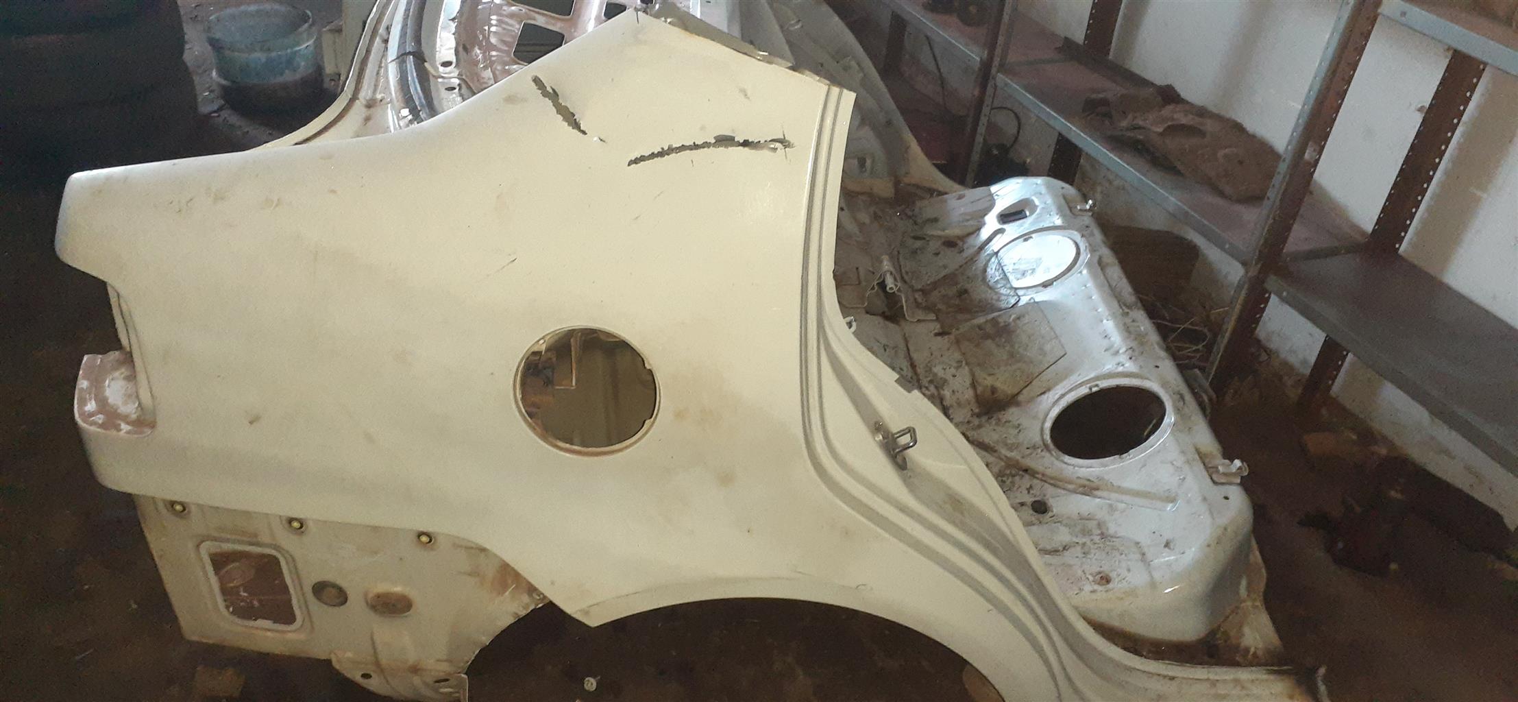 Polo Vivo Classic Sedan back section - Private Seller Polo Vivo Classic Sedan back section - Private Seller