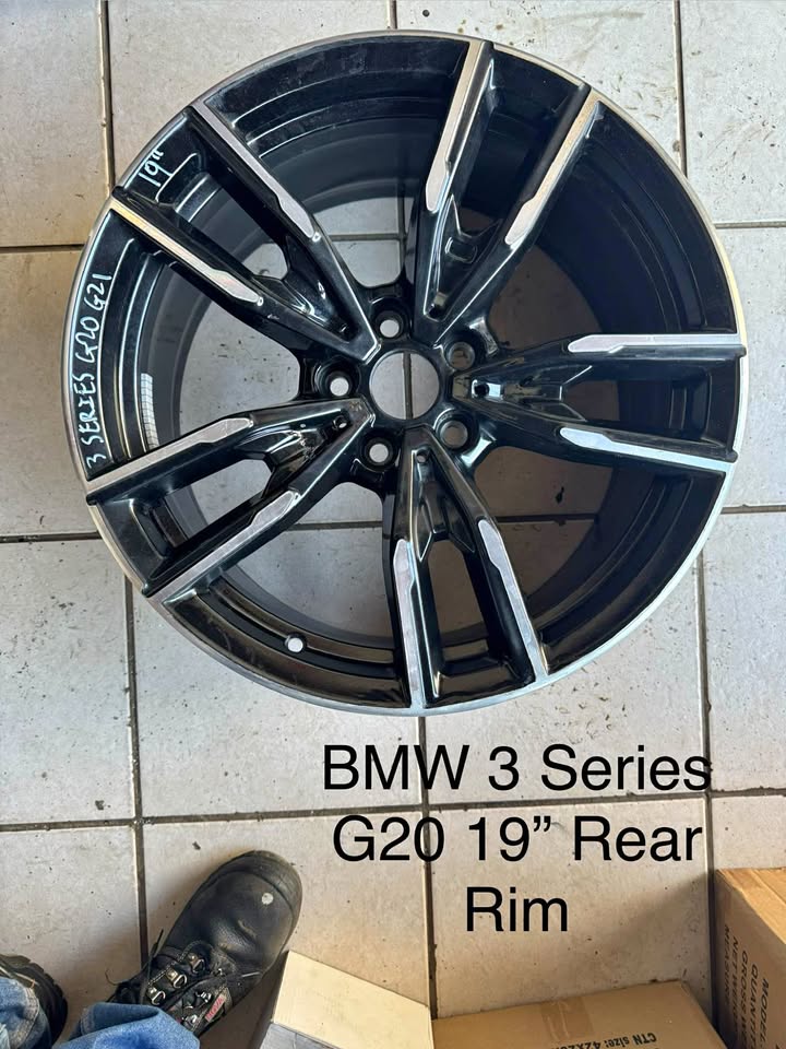 BMW 3 Series G20 G21 Rear Mag Rim 19” - Private Seller BMW 3 Series G20 G21 Rear Mag Rim 19” - Private Seller