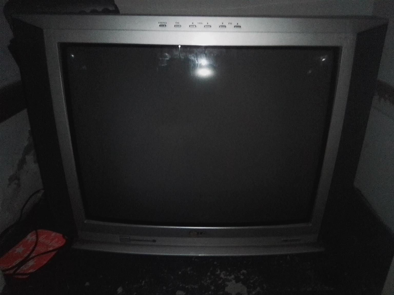  T.V . LG Comes with remote. Selling on behalf of someone else